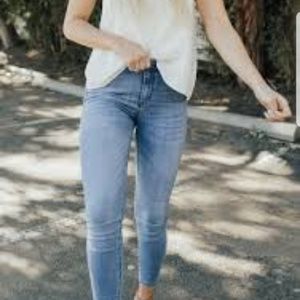 Carly Jean Tate Jeans Med Wash